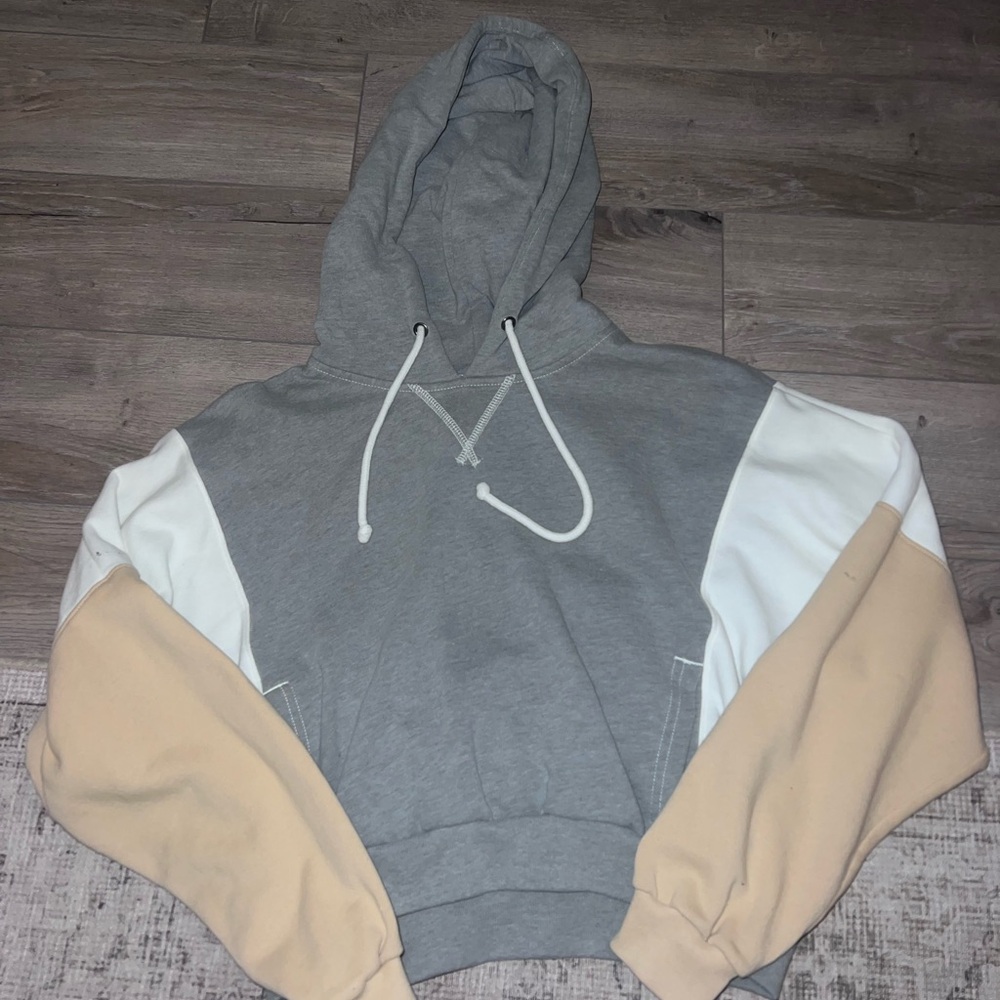 Abercrombie & Fitch Gray and Cream Hoodie